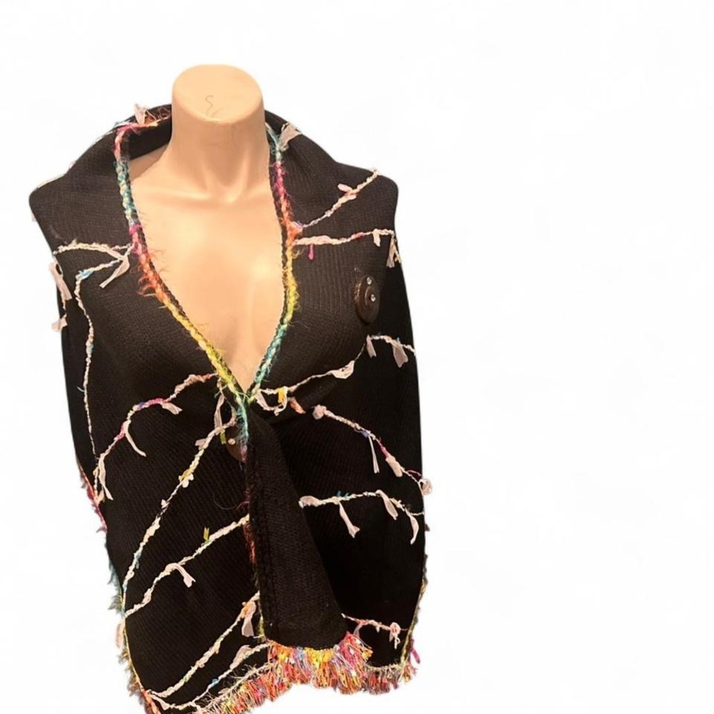 Black and multicoloured fringe Shaw‎ with button detail Osfm (2xl2)